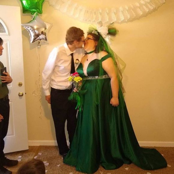 Meet your Posher, Erica - Picture 1 of 1